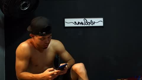 wesley_77 online show from 04/28/26, 04:28