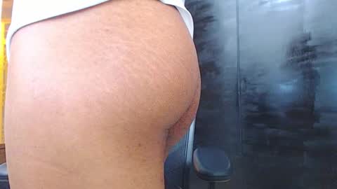 Wesley Rogger online show from 10/08/25, 06:27