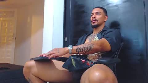 Wesley Rogger online show from 10/12/25, 07:24