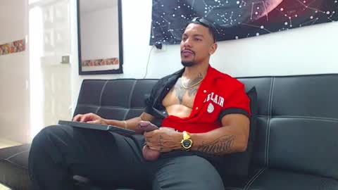 Wesley Rogger online show from 11/28/25, 09:17