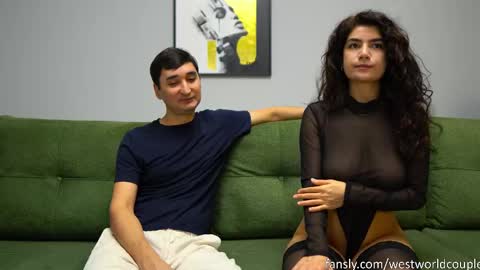 Snapshot of westworldcouple chatting on 11/04/25, 08:13 SILVIA and HUGS ------------ online show from 11/04/25, 08:13