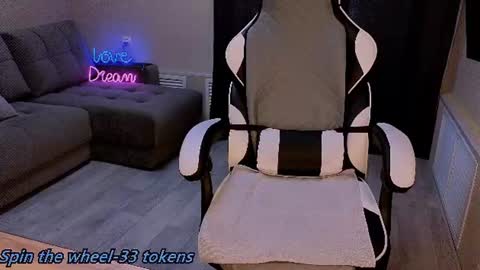 Molly online show from 07/27/26, 10:55