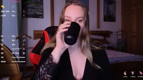 Snapshot of wet_lana chatting on 12/21/25, 01:18 Lana online show from 12/21/25, 01:18