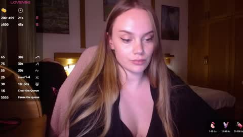 Snapshot of wet_lana chatting on 04/17/26, 08:01 Lana online show from 04/17/26, 08:01