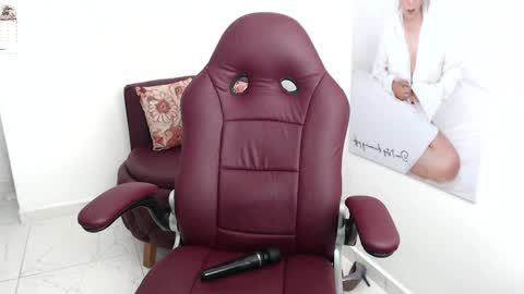 Snapshot of wet_liss chatting on 12/28/24, 10:13 Diva online show from 12/28/24, 10:13