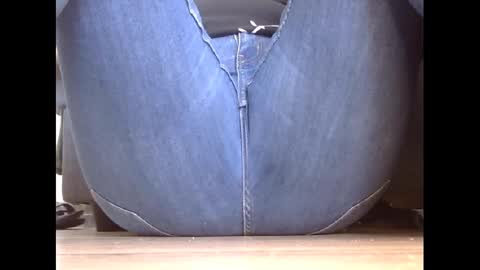 wet_pants2022 online show from 03/03/25, 01:42