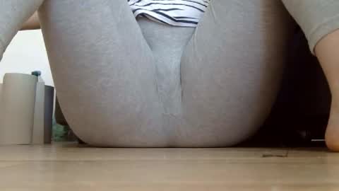 wet_pants2022 online show from 09/15/25, 06:46