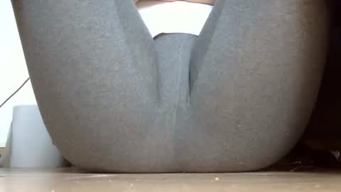 wet_pants2022 online show from 09/21/25, 09:55