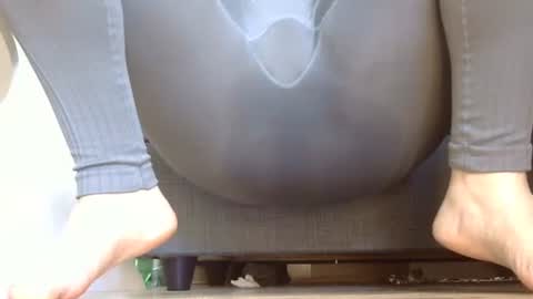 wet_pants2022 online show from 10/06/25, 11:29