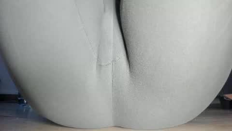 wet_pants2022 online show from 05/29/26, 10:41