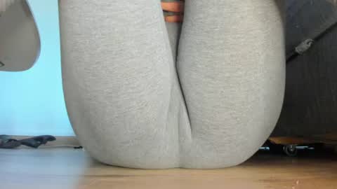 wet_pants2022 online show from 07/22/26, 05:38