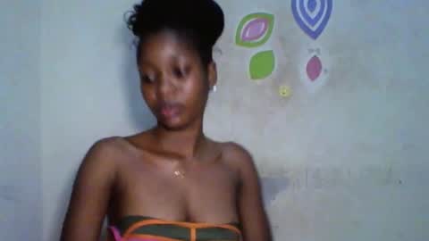 Snapshot of wet_pussy200 chatting on 10/22/25, 11:15 Bella online show from 10/22/25, 11:15