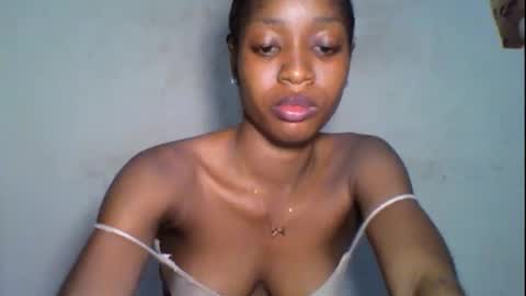 Snapshot of wet_pussy200 chatting on 10/25/25, 08:03 Bella online show from 10/25/25, 08:03