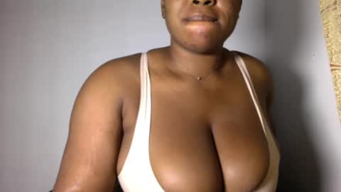 Snapshot of wet_pussyy24 chatting on 12/19/24, 03:18 lily online show from 12/19/24, 03:18