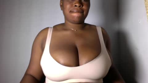 Snapshot of wet_pussyy24 chatting on 12/22/24, 12:17 lily online show from 12/22/24, 12:17