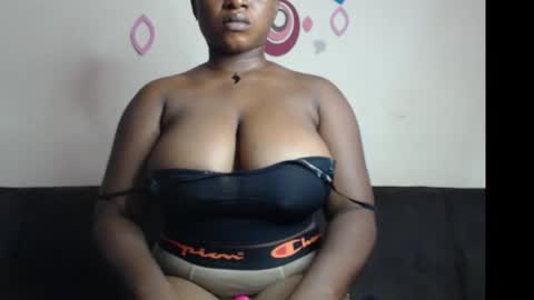 Snapshot of wet_xxpussy55 chatting on 09/10/25, 08:25 Sonia online show from 09/10/25, 08:25
