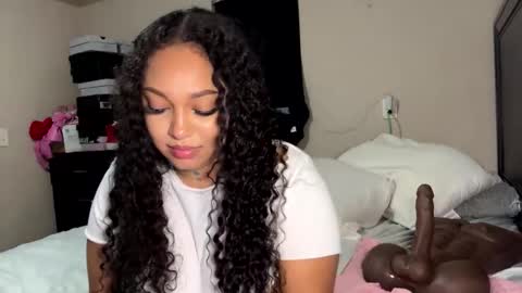 Snapshot of wetcreamerr chatting on 01/09/25, 08:45 SheSquirts online show from 01/09/25, 08:45