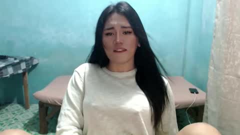 Snapshot of wetdreamasiax chatting on 05/27/26, 05:10 jess online show from 05/27/26, 05:10
