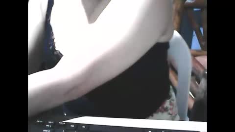 Snapshot of wethornypussy4u chatting on 12/22/25, 01:24 wethornypussy4u online show from 12/22/25, 01:24