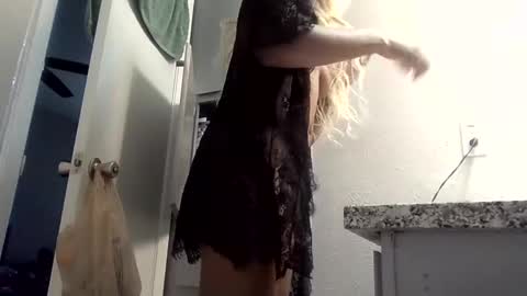 Kylie online show from 09/09/25, 04:17