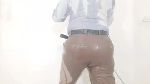 Snapshot of wetlook38 chatting on 06/12/26, 01:48 wetlook38 online show from 06/12/26, 01:48