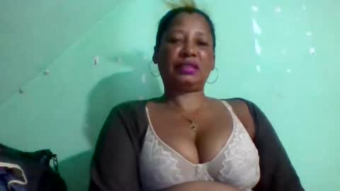 Snapshot of wharda chatting on 06/11/26, 08:56 wharda online show from 06/11/26, 08:56