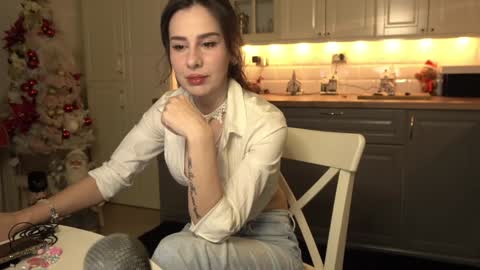 Victoria Maria online show from 12/13/24, 10:55