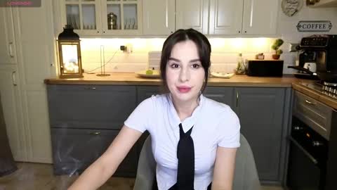 Victoria Maria online show from 02/11/25, 09:14