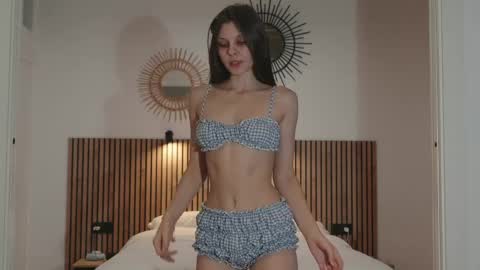 Naomi online show from 05/21/26, 08:49