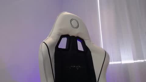 C A R O L  online show from 02/02/25, 04:00