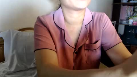 Snapshot of whisperinrain chatting on 06/20/26, 05:49 whisperinrain online show from 06/20/26, 05:49