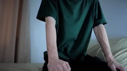 Snapshot of whispero_o chatting on 11/06/25, 08:37 whispero_o online show from 11/06/25, 08:37