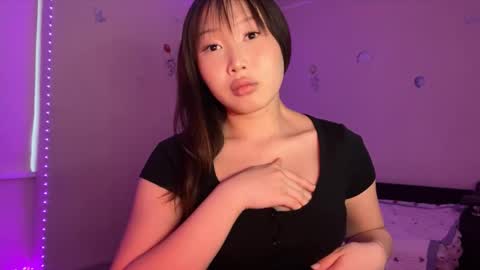 Snapshot of whisperofdarsy chatting on 12/02/25, 11:04 DarsyWhispers online show from 12/02/25, 11:04