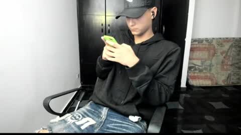 white online show from 06/30/26, 04:57