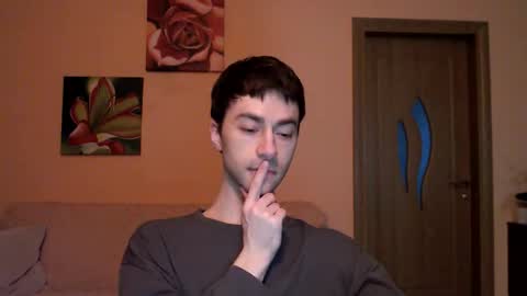 Snapshot of white_sport chatting on 11/11/25, 02:28 Tom online show from 11/11/25, 02:28