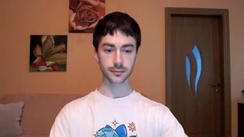 Snapshot of white_sport chatting on 11/21/25, 11:31 Tom online show from 11/21/25, 11:31