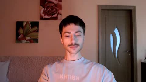 Snapshot of white_sport chatting on 12/14/25, 11:48 Tom online show from 12/14/25, 11:48