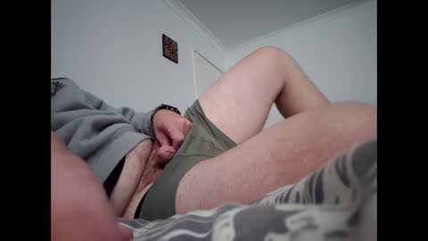 whiteboi9284 online show from 09/17/25, 05:53