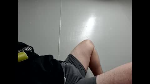 whiteboi9284 online show from 11/06/25, 12:17