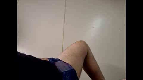 whiteboi9284 online show from 11/21/25, 12:21