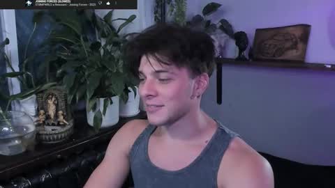 Snapshot of whiteegrimm chatting on 09/28/25, 07:30 Gus online show from 09/28/25, 07:30