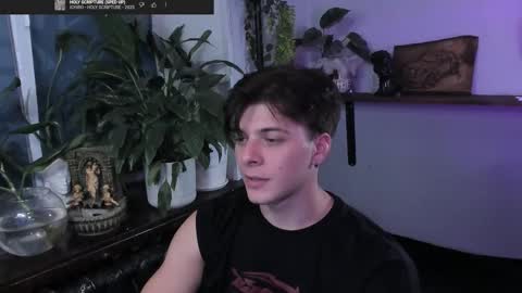 Snapshot of whiteegrimm chatting on 09/30/25, 07:52 Gus online show from 09/30/25, 07:52