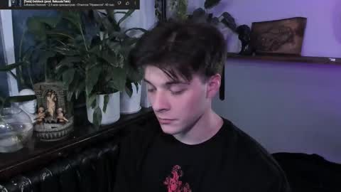 Snapshot of whiteegrimm chatting on 10/05/25, 06:39 Gus online show from 10/05/25, 06:39