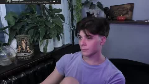 Snapshot of whiteegrimm chatting on 10/16/25, 07:59 Gus online show from 10/16/25, 07:59