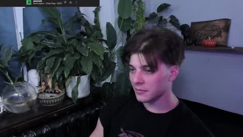 Snapshot of whiteegrimm chatting on 10/19/25, 08:53 Gus online show from 10/19/25, 08:53