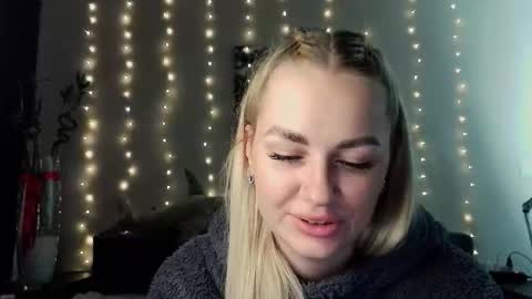 Snapshot of whitehex666 chatting on 11/25/25, 02:28 whitehex666 online show from 11/25/25, 02:28