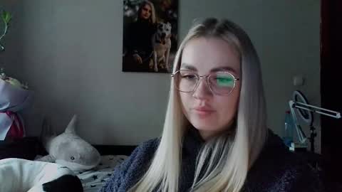 Snapshot of whitehex666 chatting on 12/20/25, 10:00 whitehex666 online show from 12/20/25, 10:00