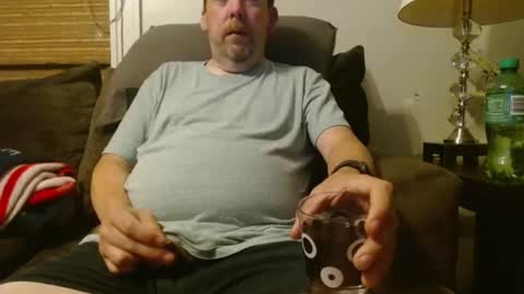 Snapshot of whitemi72975 chatting on 09/17/25, 01:18 Whitey online show from 09/17/25, 01:18