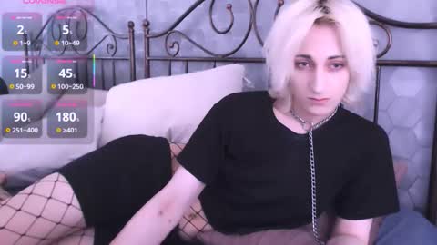 Snapshot of whitenyx chatting on 10/29/25, 10:22 Nyx online show from 10/29/25, 10:22