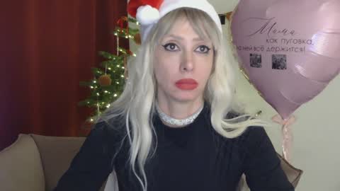 White Queen online show from 12/25/24, 10:05